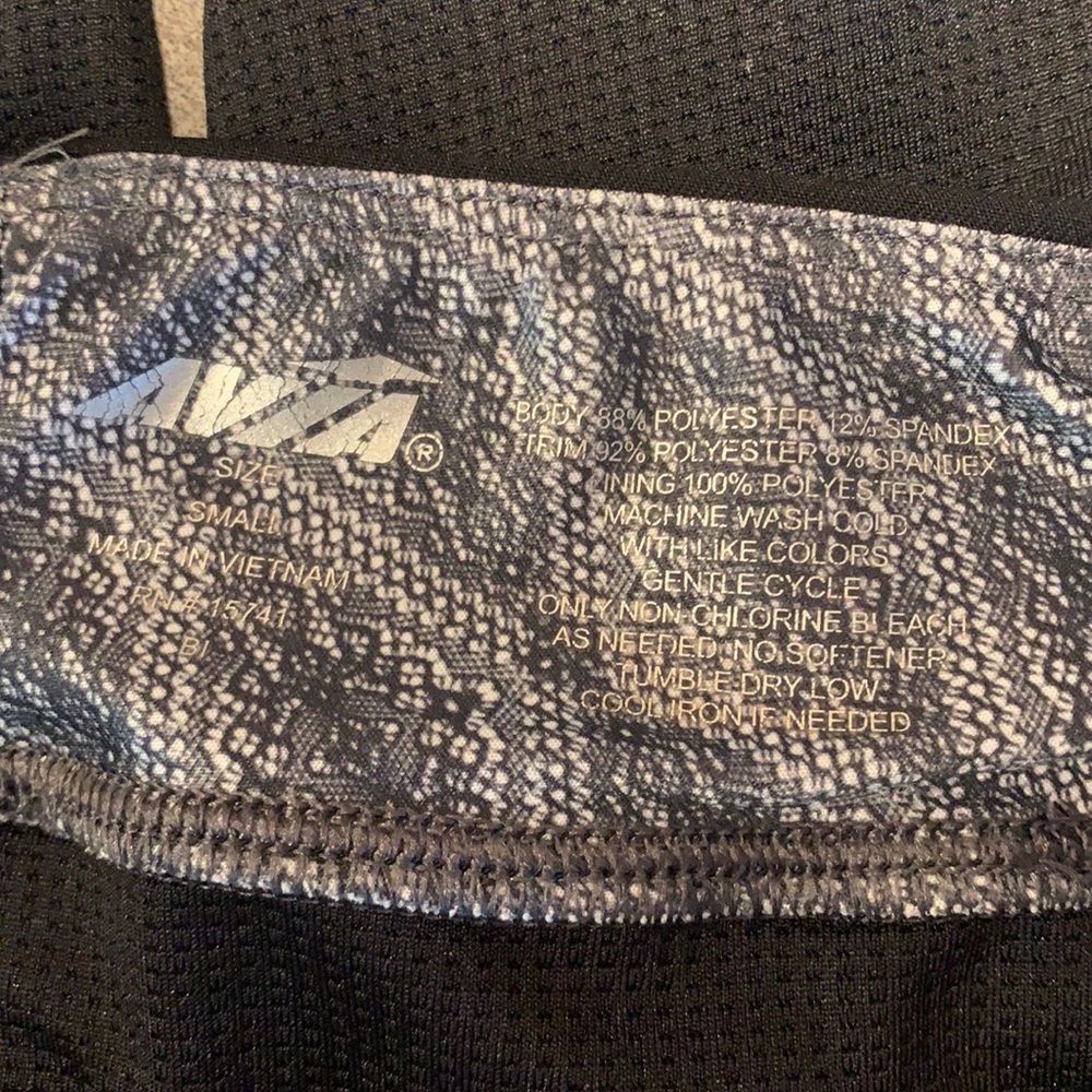Women’s workout bottoms - Picture 13 of 16